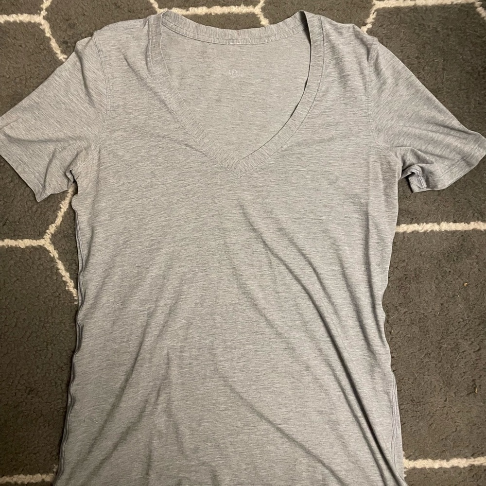 lululemon V-neck love tee